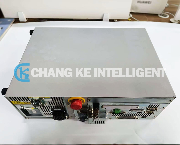 Nidec Sankyo機器人控制器SC5000-EX2-0002 Nidec Sankyo機器人控制器SC5000-EX2-0002